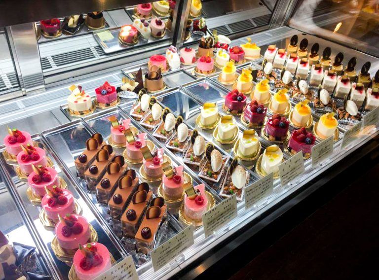 dessert shops in dubai, dessert shop dubai, dubai famous sweets, desserts in dubai